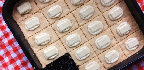 Macadamia and white chocolate shortbread