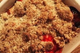 rhubarb and ginger crumble